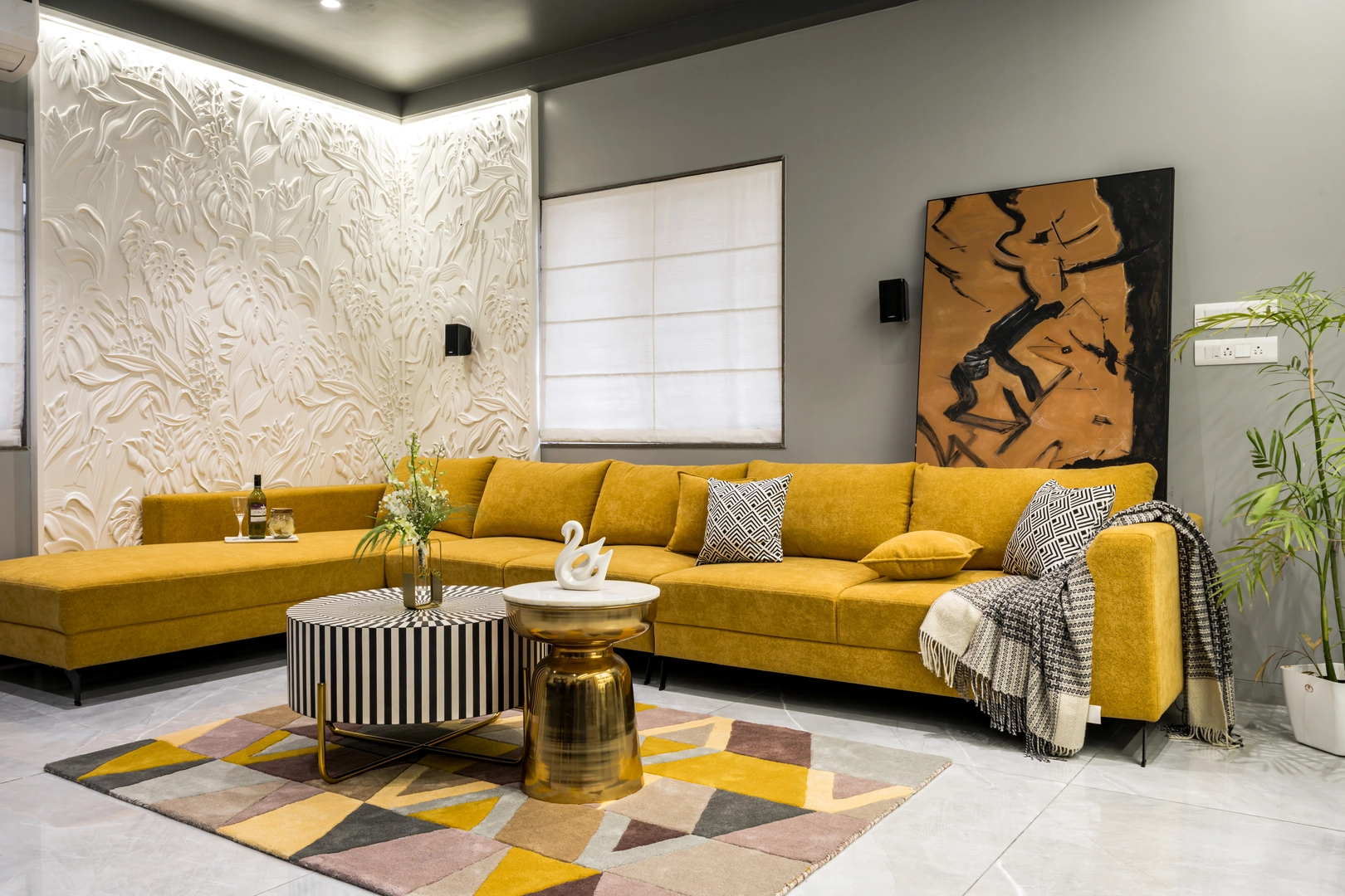 Dr. Tushar's Bungalow, Bharuch: A Canvas of Vibrant Personalities by Aarunya Architects